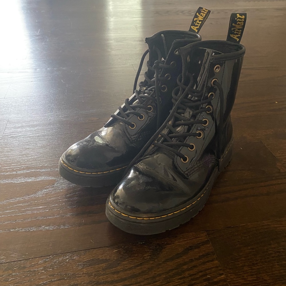Womens Dr. Martens Shiny Black Lace-Up Boots 1460 Size 6